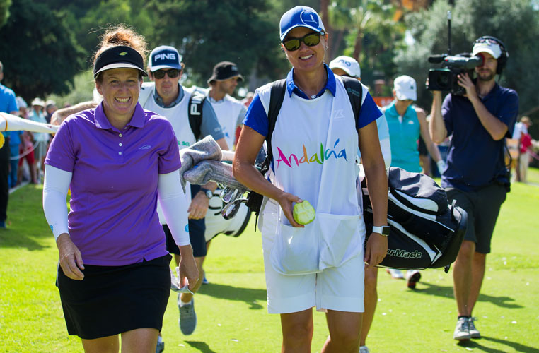 25/09/2016 Ladies European Tour 2016: Andaluca Costa del Sol Open de Espaa Femenino, Aloha Golf Club, Marbella, Spain 22-25 Sept. Beth Allen of the USA walks off the 10th tee with her caddie Sophie Gustaffsonduring the final round. Credit: Tristan Jones