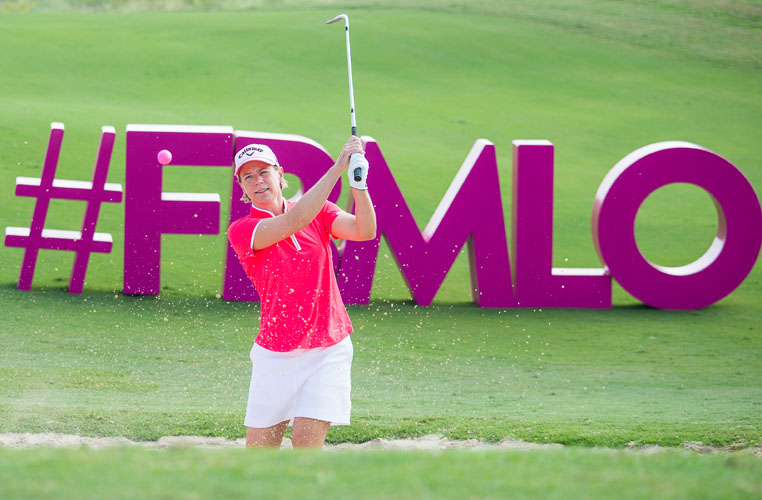 31/10/2016 Ladies European Tour 2016: Fatima Bint Mubarak Ladies Open, Saadiyat Beach Golf Club, Abu Dhabi, United Arab Emirates 2-5 November. Annika Sorenstam of Sweden plays out of a bunker on the 17th hole. Credit: Tristan Jones