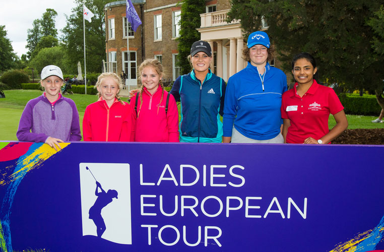 04/06/2017 Ladies European Tour 2017: Buckinghamshire Golf Club, England. Annabel Dimmock with young golfers after a Q&A session. Credit: Tristan Jones