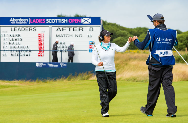 27/07/2017 Ladies European Tour 2017: Aberdeen Asset Management Ladies Scottish Open. Dundonald Links, Ayrshire. Scotland 27-30 July 2017. Christie Kerr of the USA celebrates with her caddie on her 18th hole, (the 9th on the course), having shot six under during the first round. Credit: Tristan Jones.