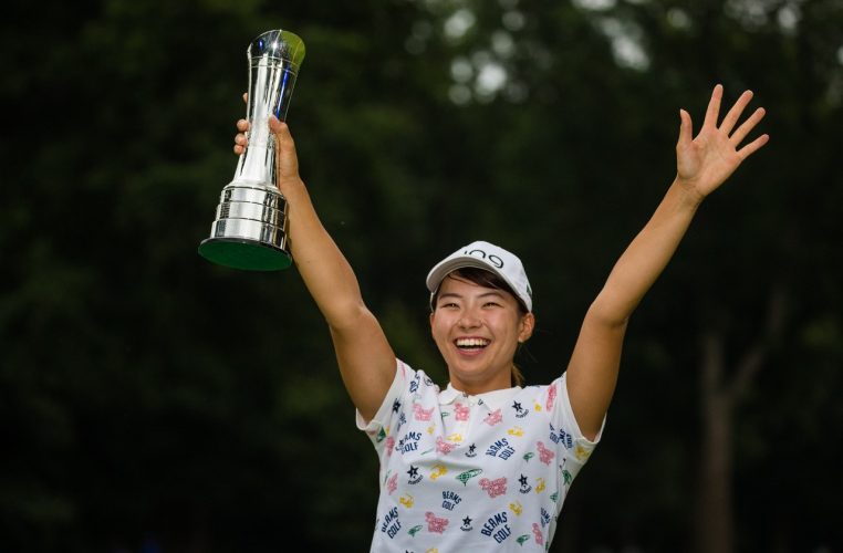 “SMILING CINDERELLA” HINAKO SHIBUNO WINS AIG WOMEN’S BRITISH OPEN