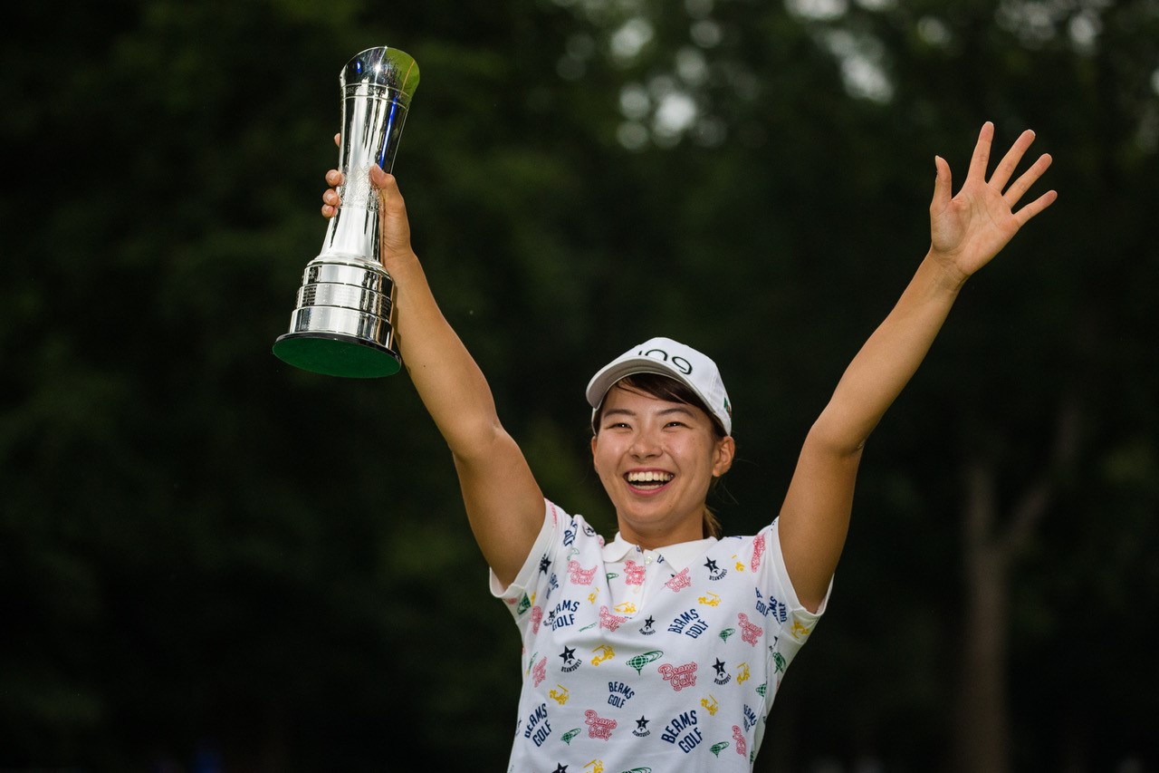 Smiling Cinderella" Hinako Shibuno Wins AIG Women’s British Open.