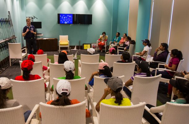 10/11/2017 Ladies European Tour 2017: Hero Women's Indian Open, DLF Golf and Country Club. Dehli November 10-12 2017. Mike Round , LET Director of Development, talks to aspiring young golfers at the LET / WGAI Junior Camp. Credit: Tristan Jones.